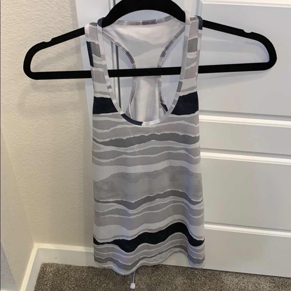 Black n white zebra lulu top